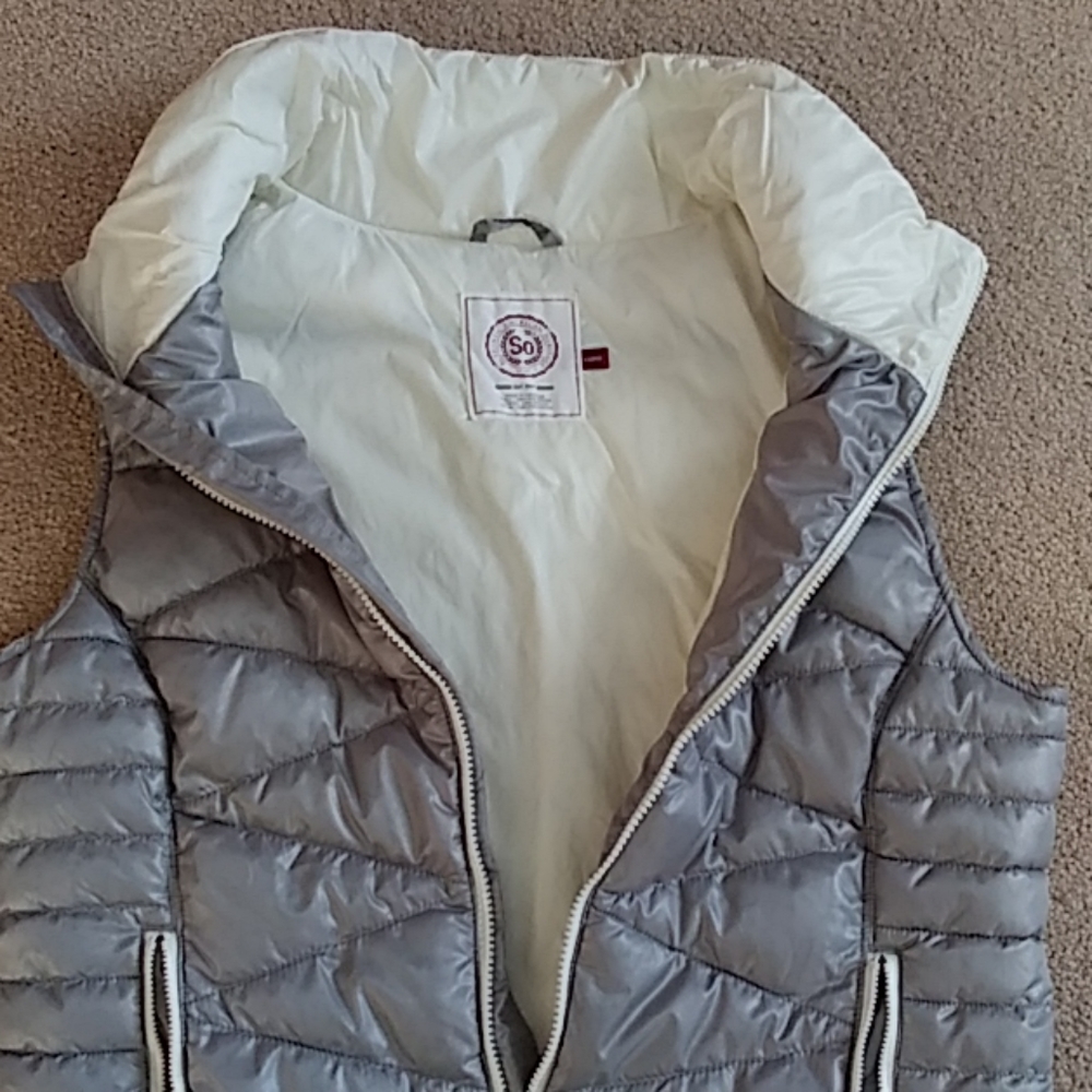 Vest - Picture 2 of 3